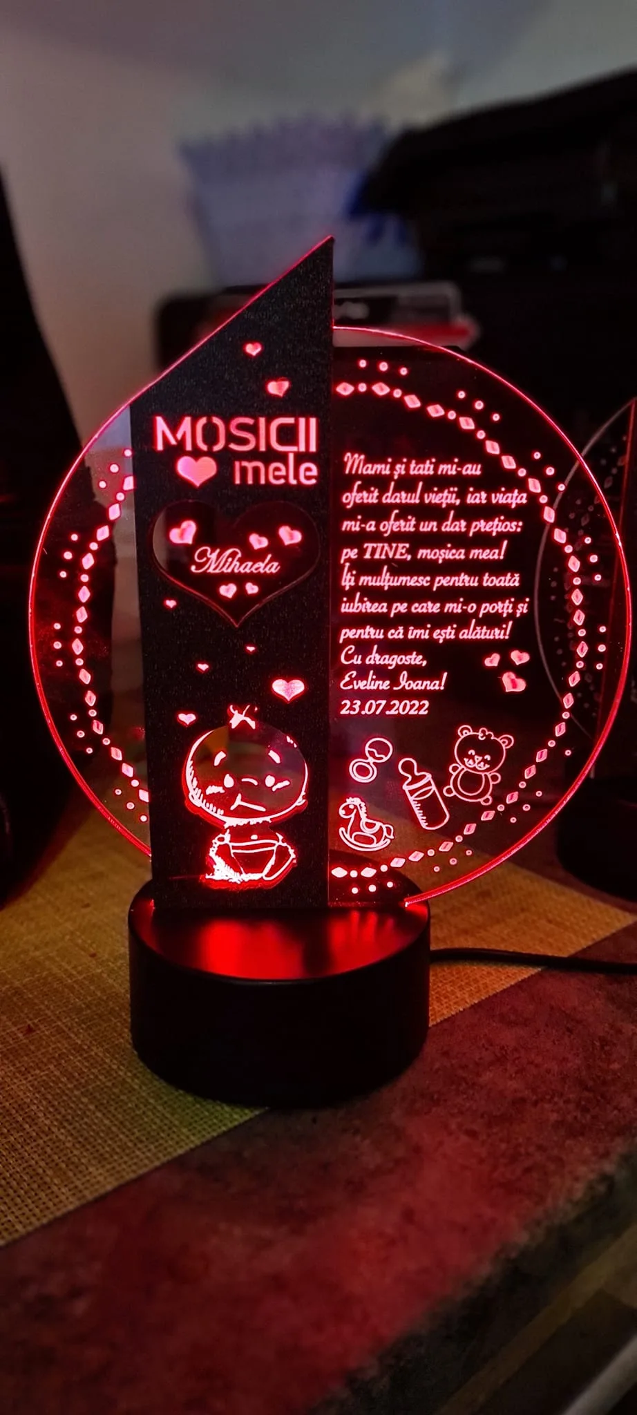 cadou-nasi-personalizat-trofeu-led-placheta-pentru-nasi review