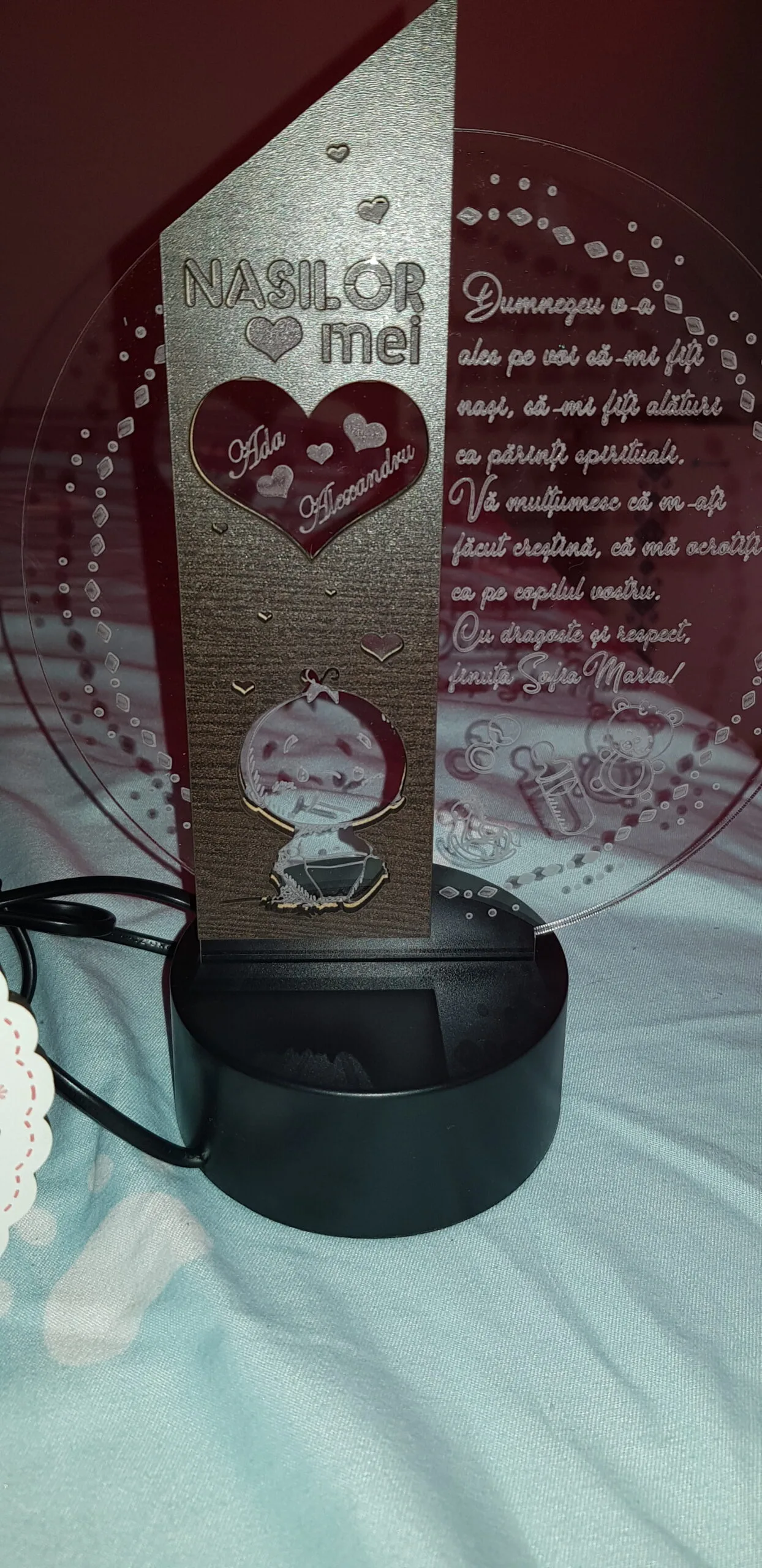cadou-nasi-personalizat-trofeu-led-placheta-pentru-nasi review