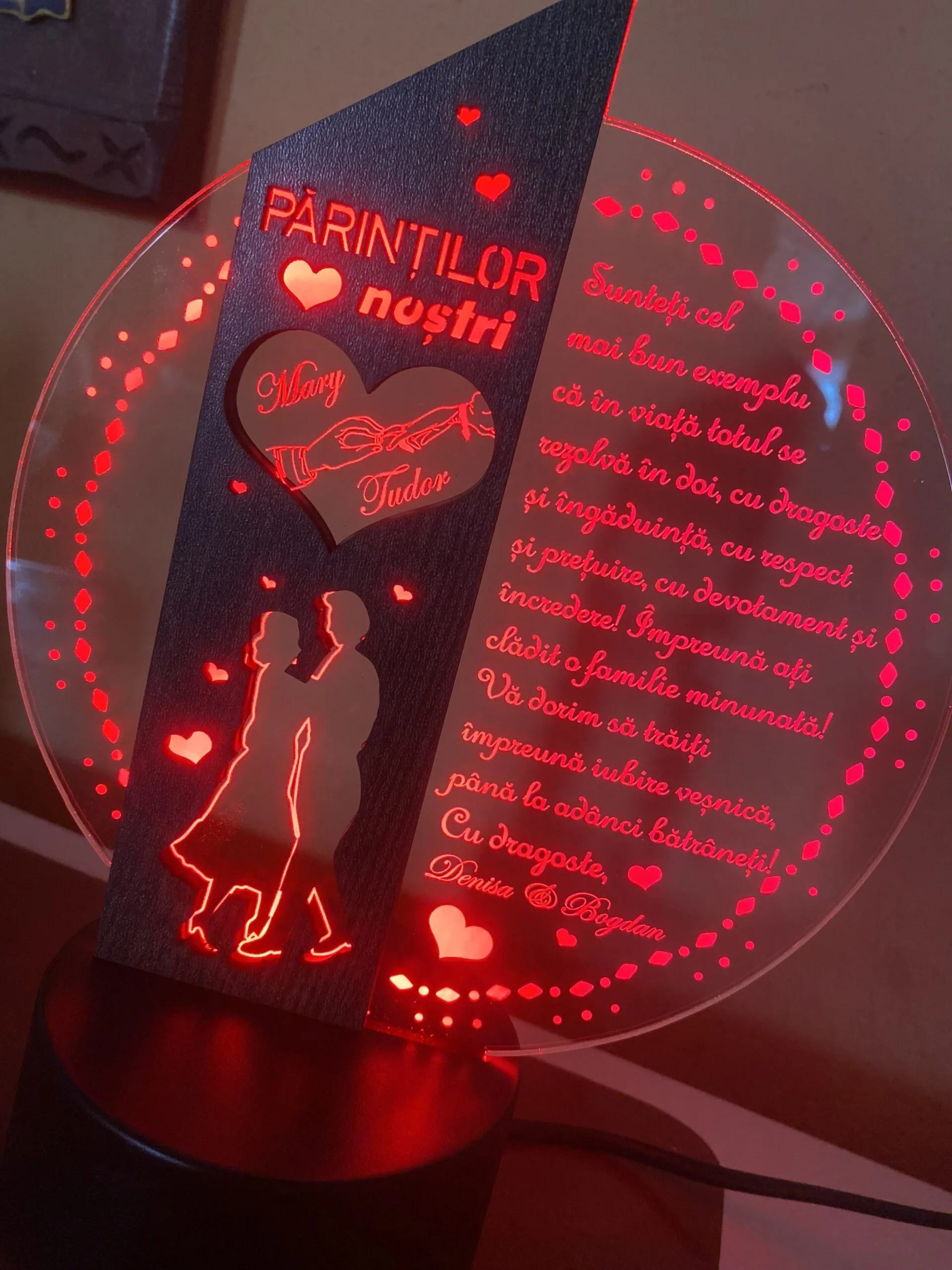 cadou-nasi-personalizat-trofeu-led-placheta-pentru-nasi review