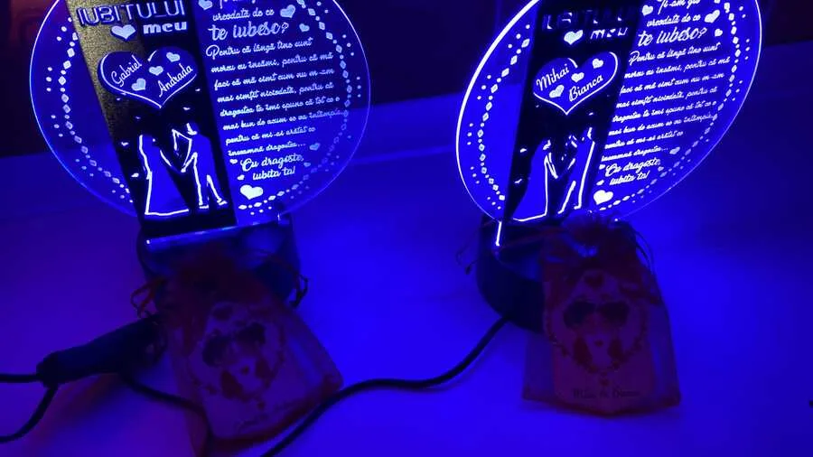 cadou-nasi-personalizat-trofeu-led-placheta-pentru-nasi review