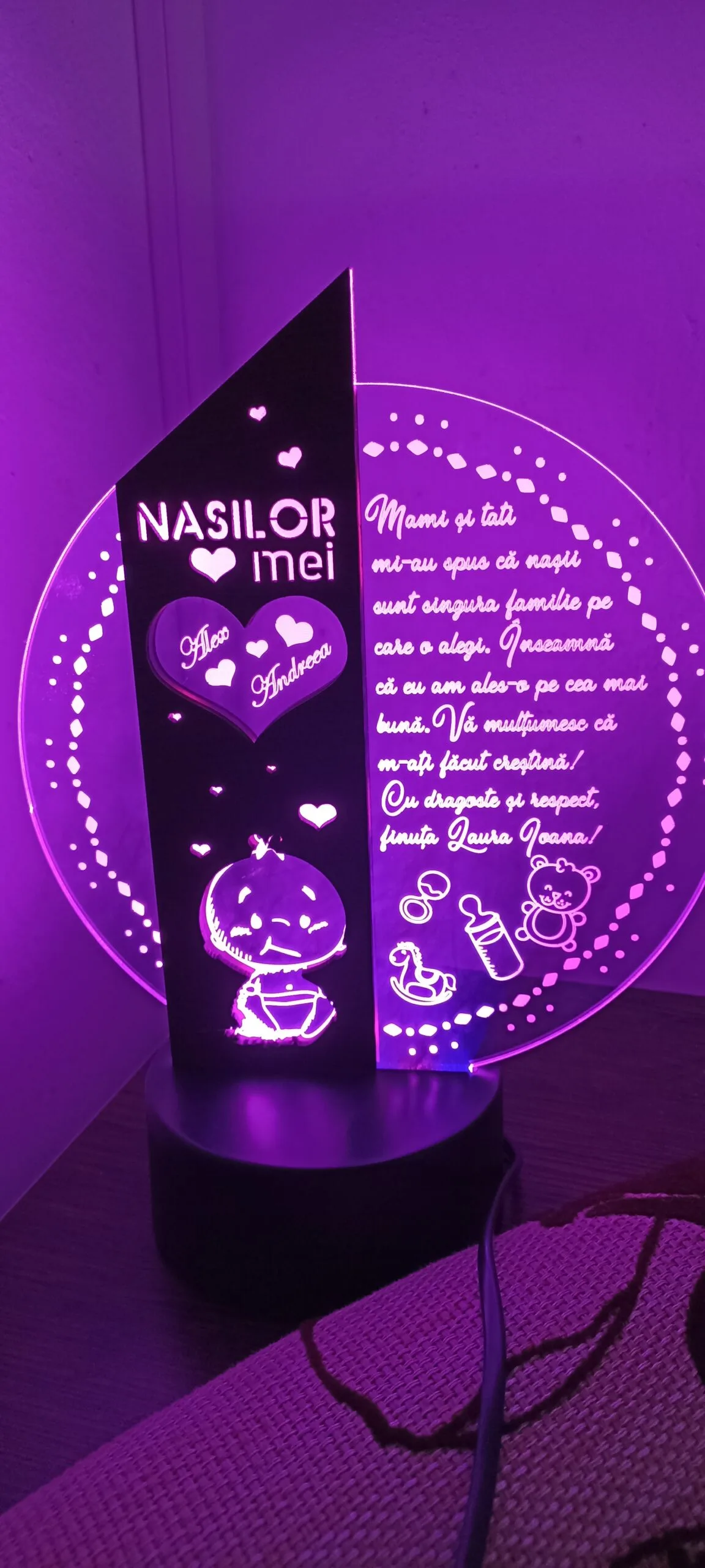 cadou-nasi-personalizat-trofeu-led-placheta-pentru-nasi review