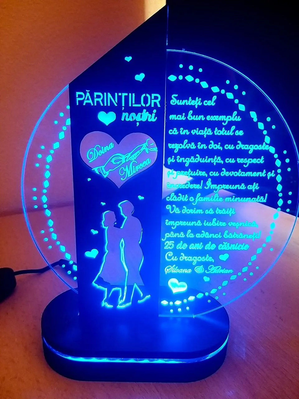 cadou-nasi-personalizat-trofeu-led-placheta-pentru-nasi review