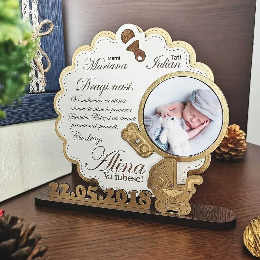 cadou-personalizat-trofeu-botez main