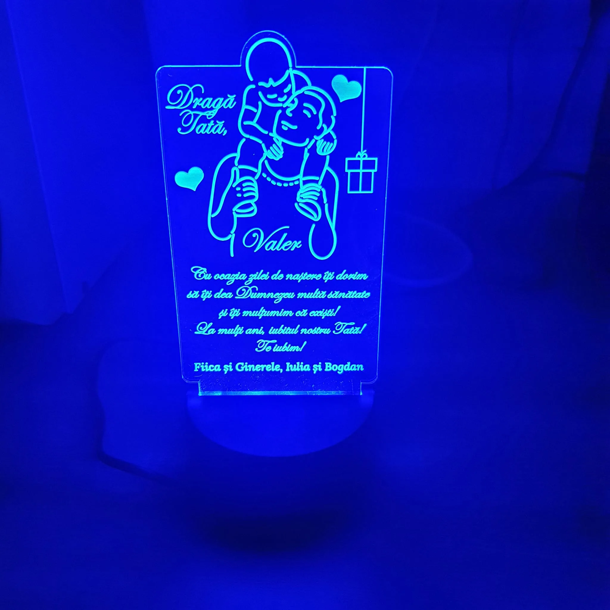 cadou-personalizat-trofeu-led-eroul-meu-tata review
