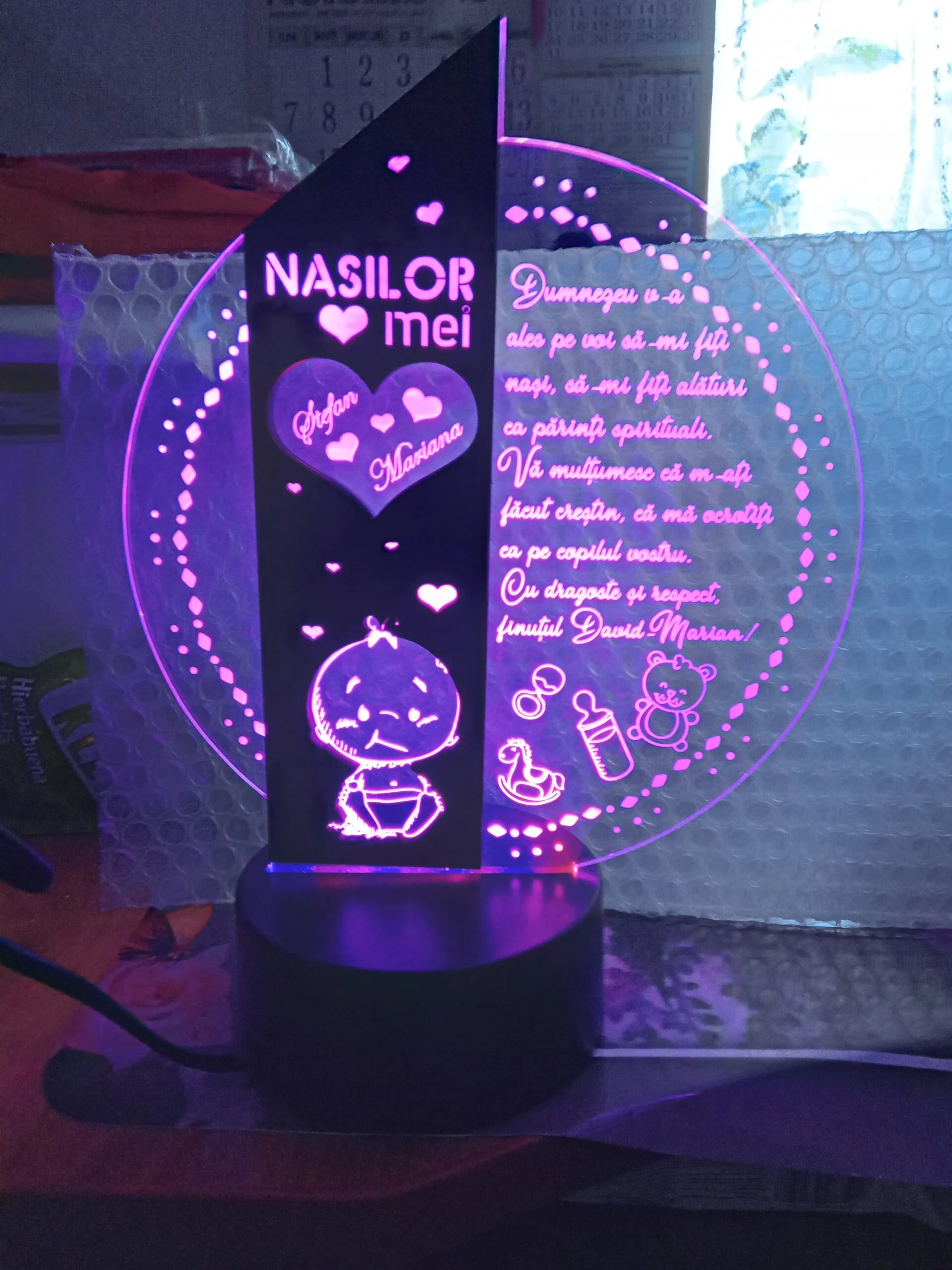 cadou-personalizat-trofeu-led-pentru-nasi-botez review