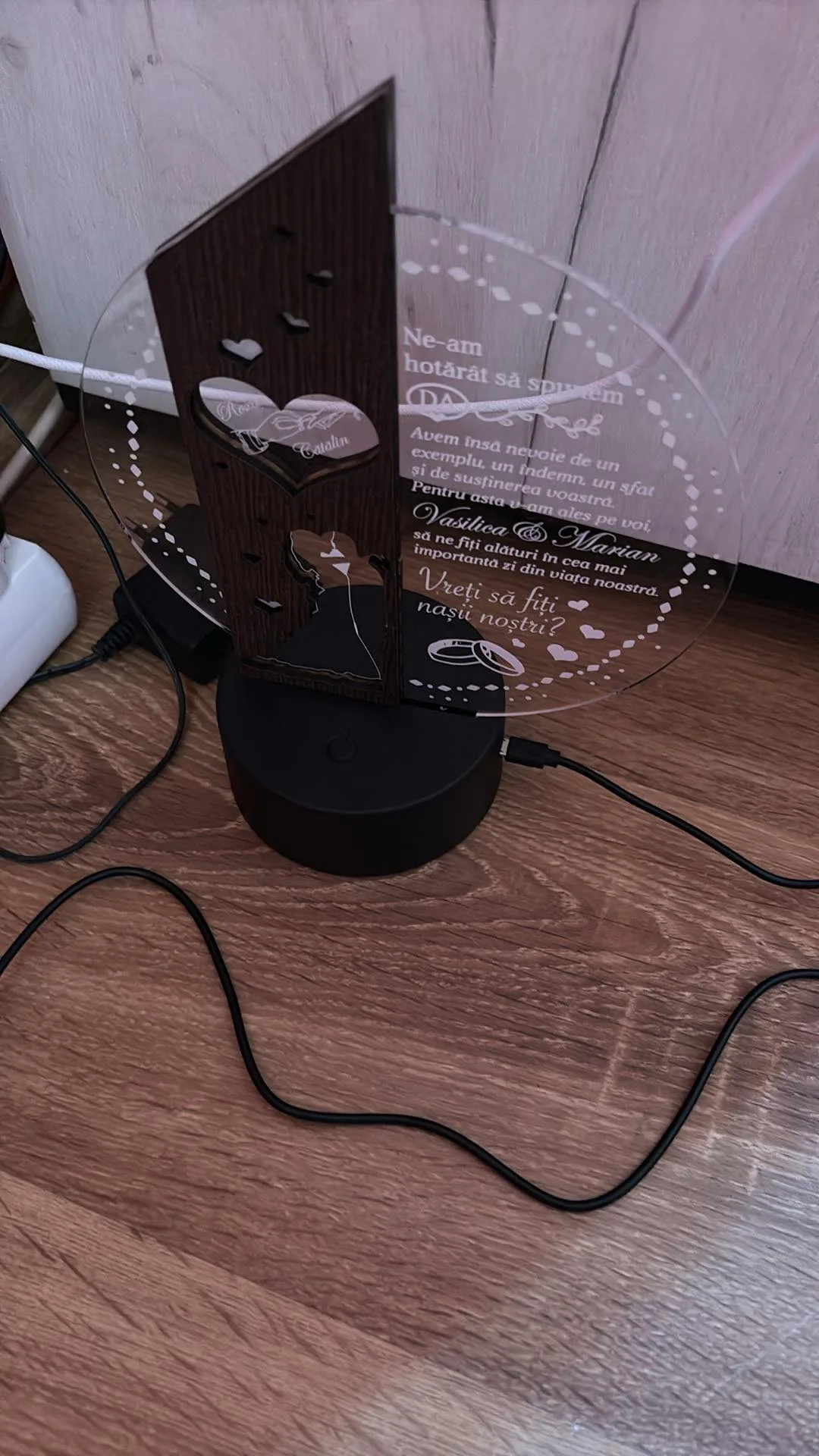 cadou-personalizat-trofeu-led-pentru-nasi-botez review