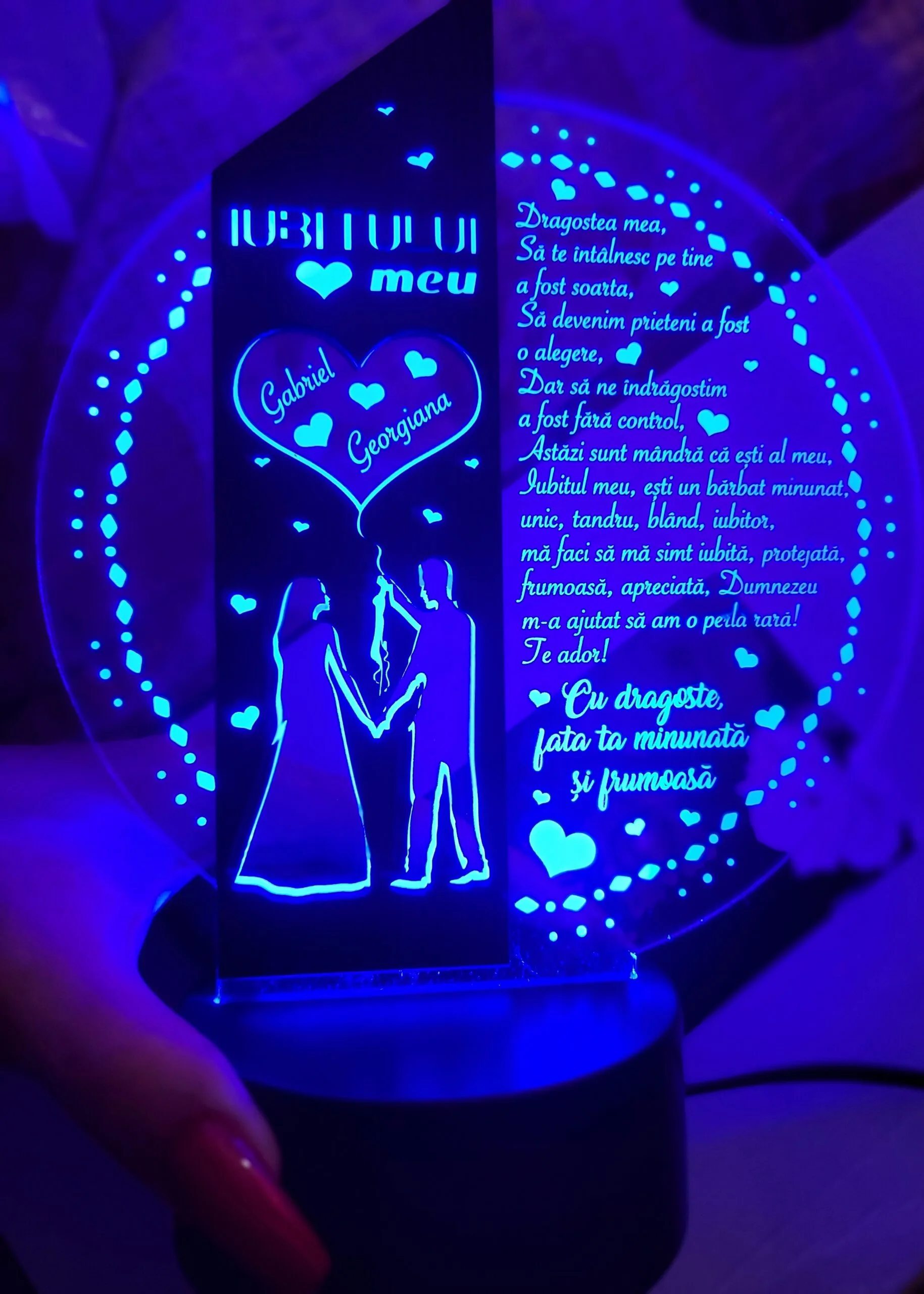 cadou-personalizat-trofeu-led-pentru-nasi-botez review