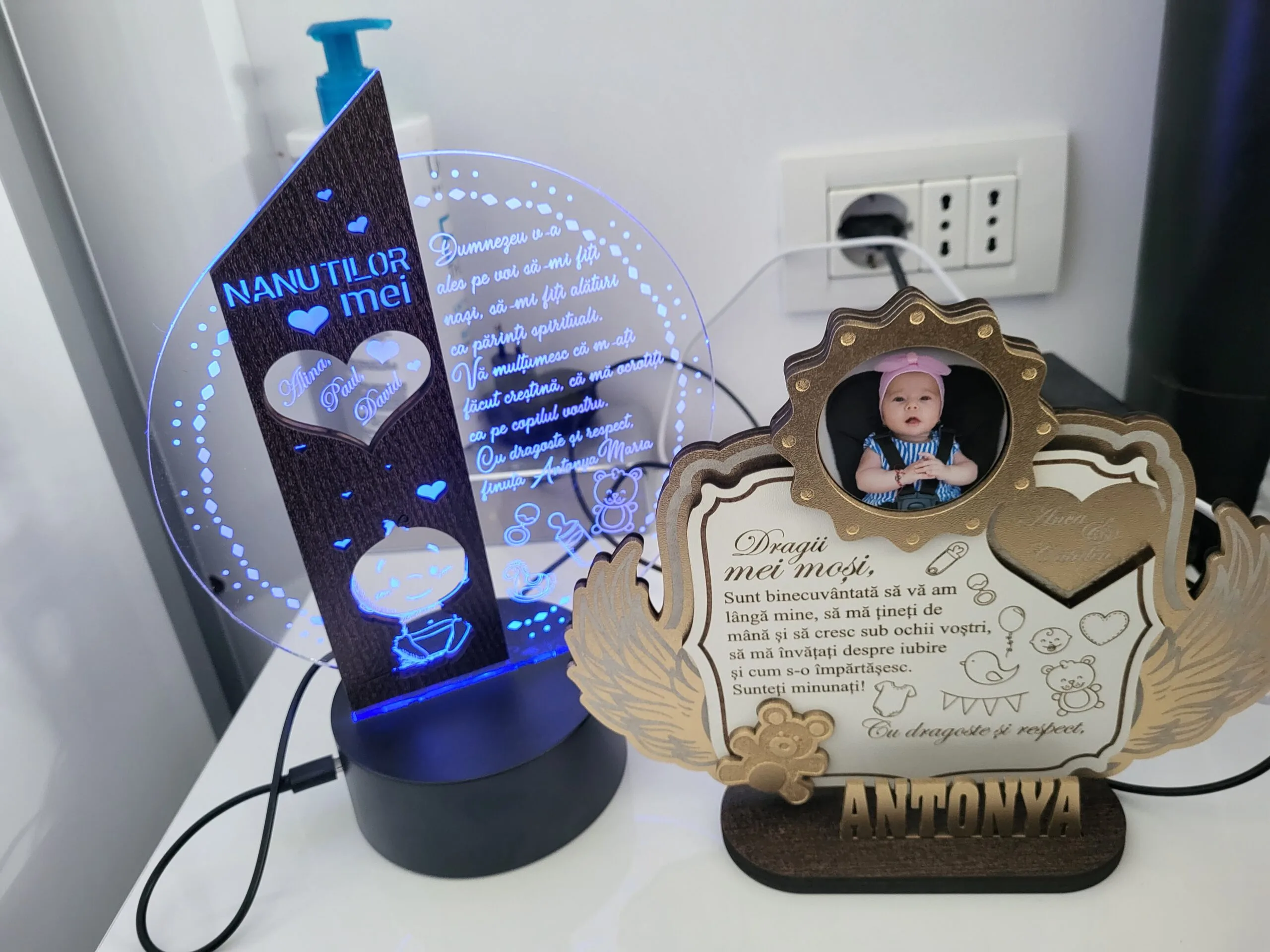 cadou-personalizat-trofeu-led-pentru-nasi-botez review