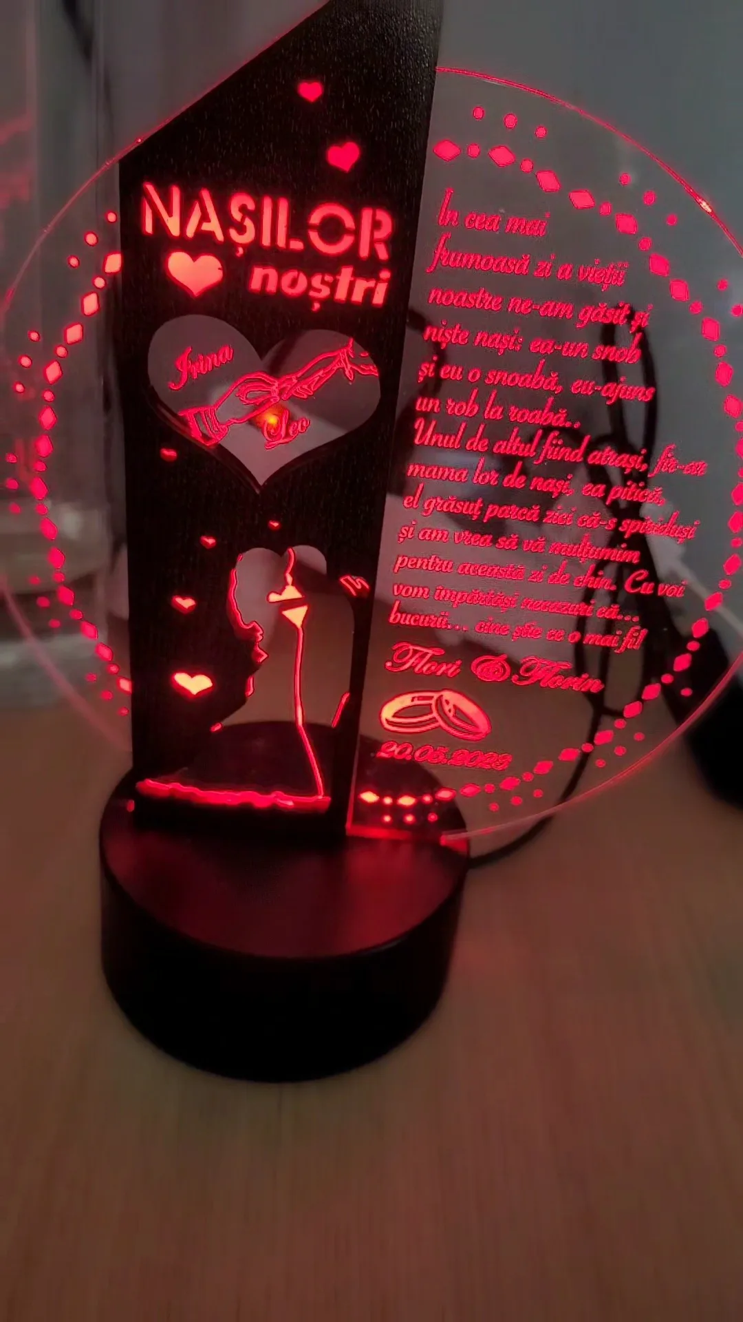 cadou-personalizat-trofeu-led-pentru-nasi-botez review