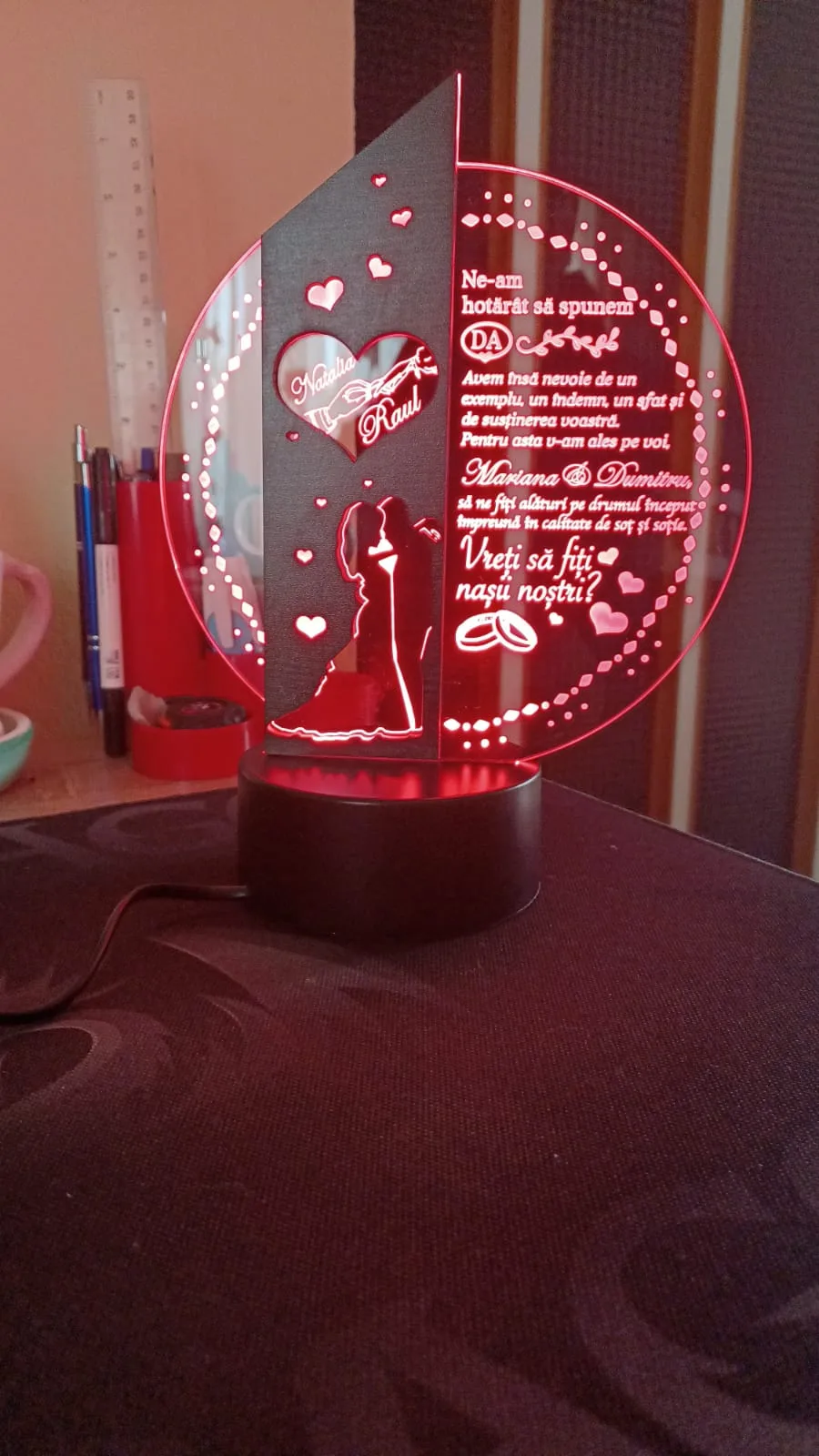 cadou-personalizat-trofeu-led-pentru-nasi-botez review