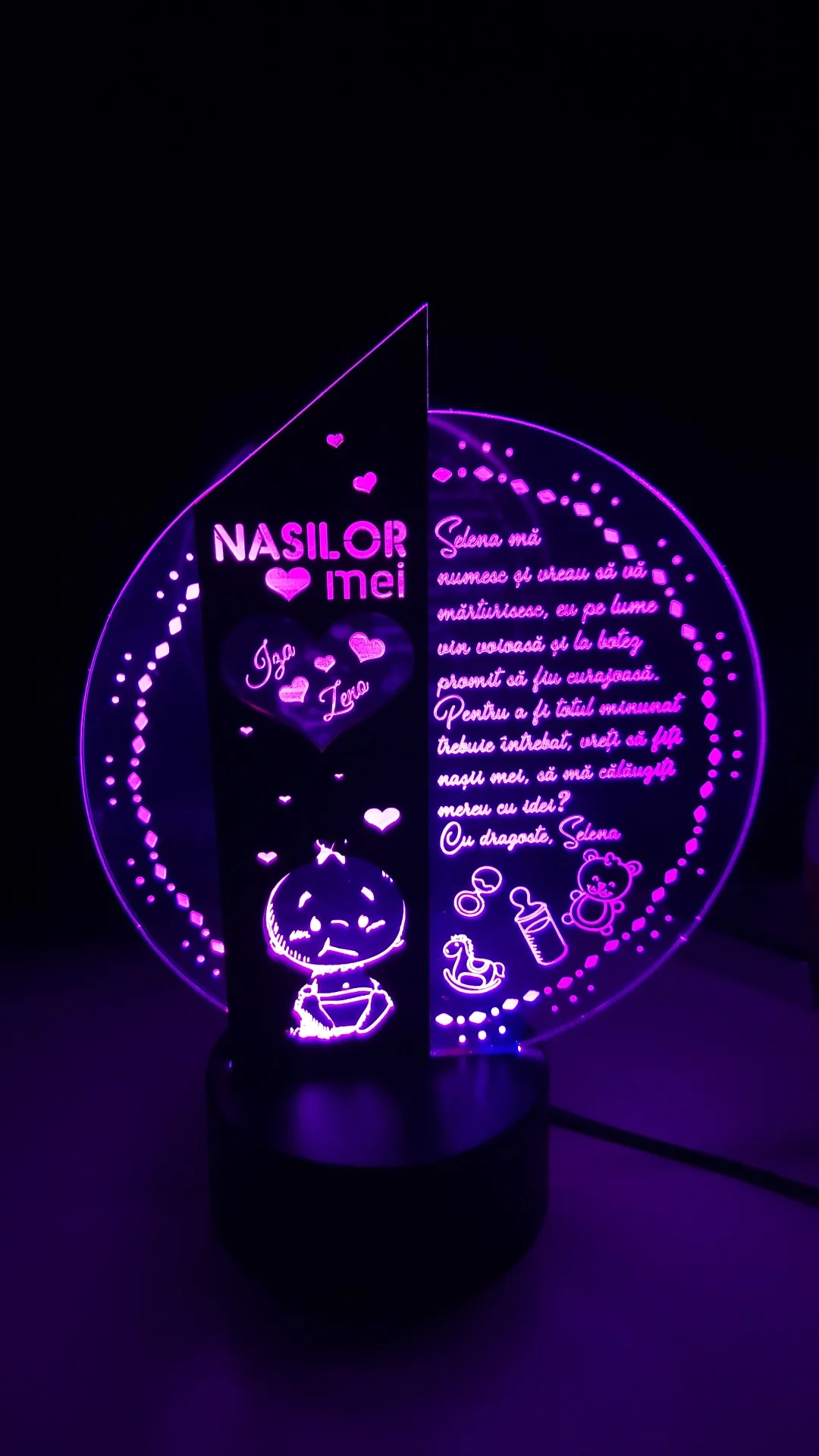 cadou-personalizat-trofeu-led-pentru-nasi-botez review