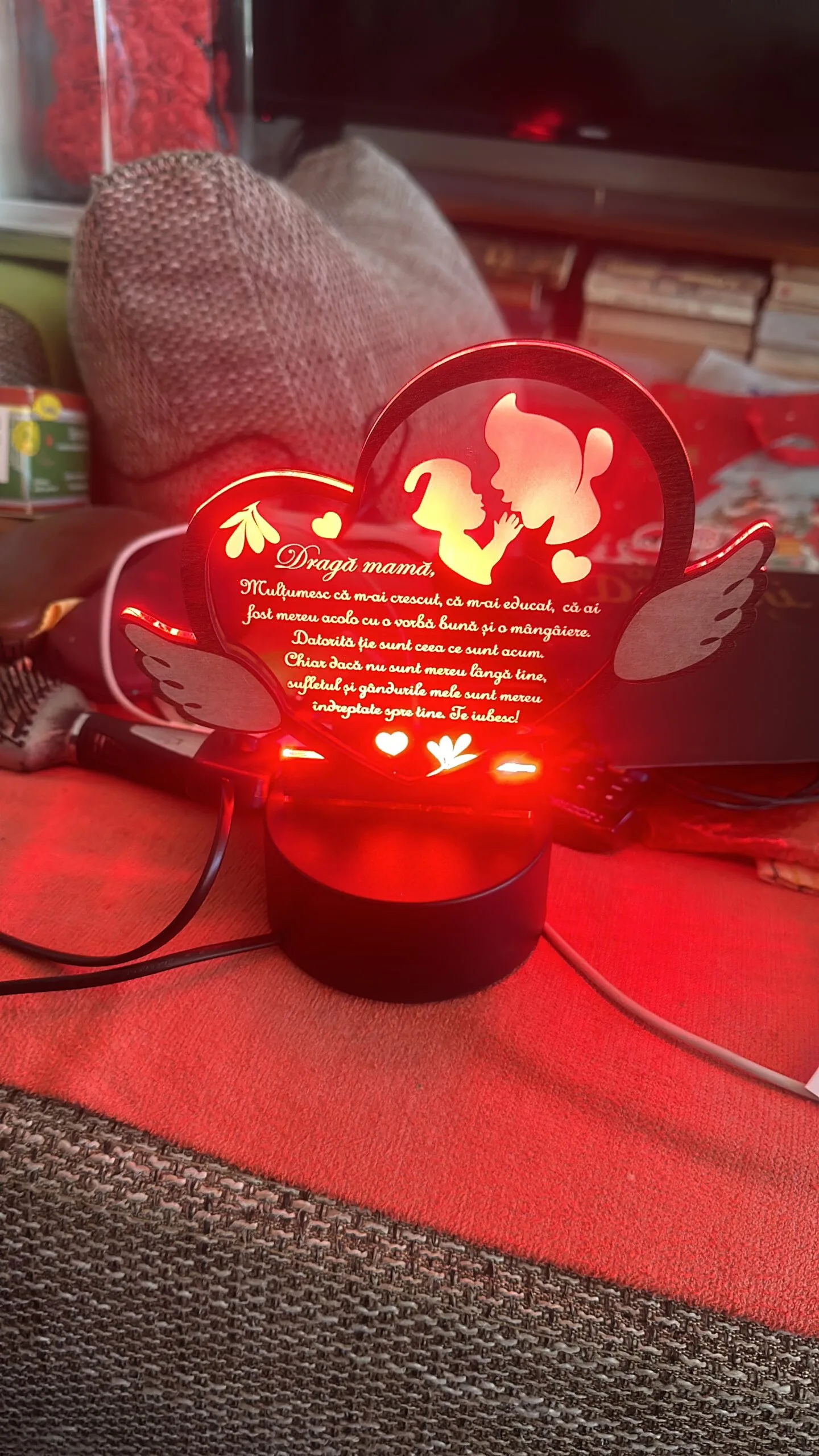 cadou-personalizat-trofeu-led-placheta-nasa-8-martie review