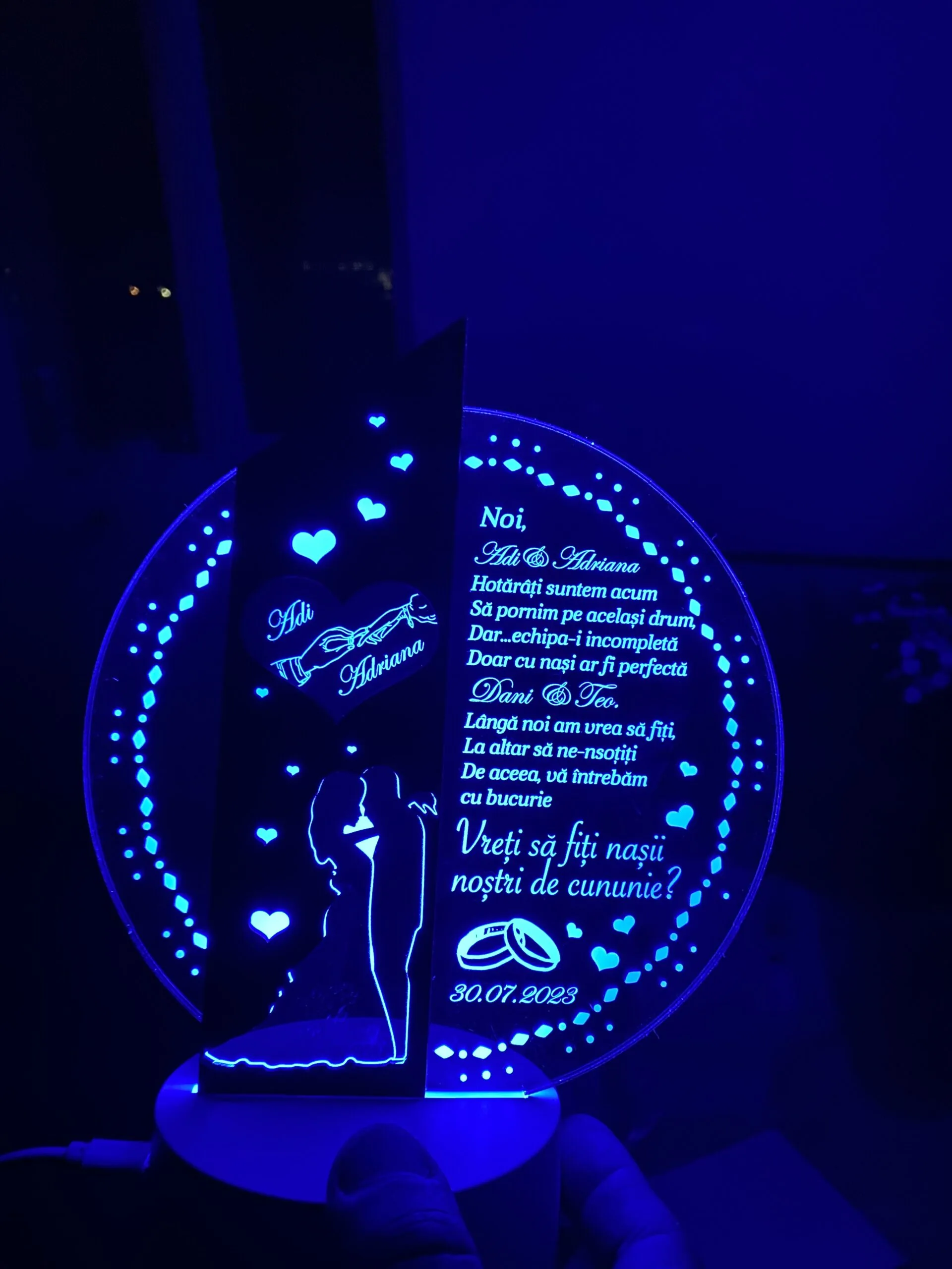 cadou-personalizat-trofeu-led-placheta-speciala-pentru-parinti review