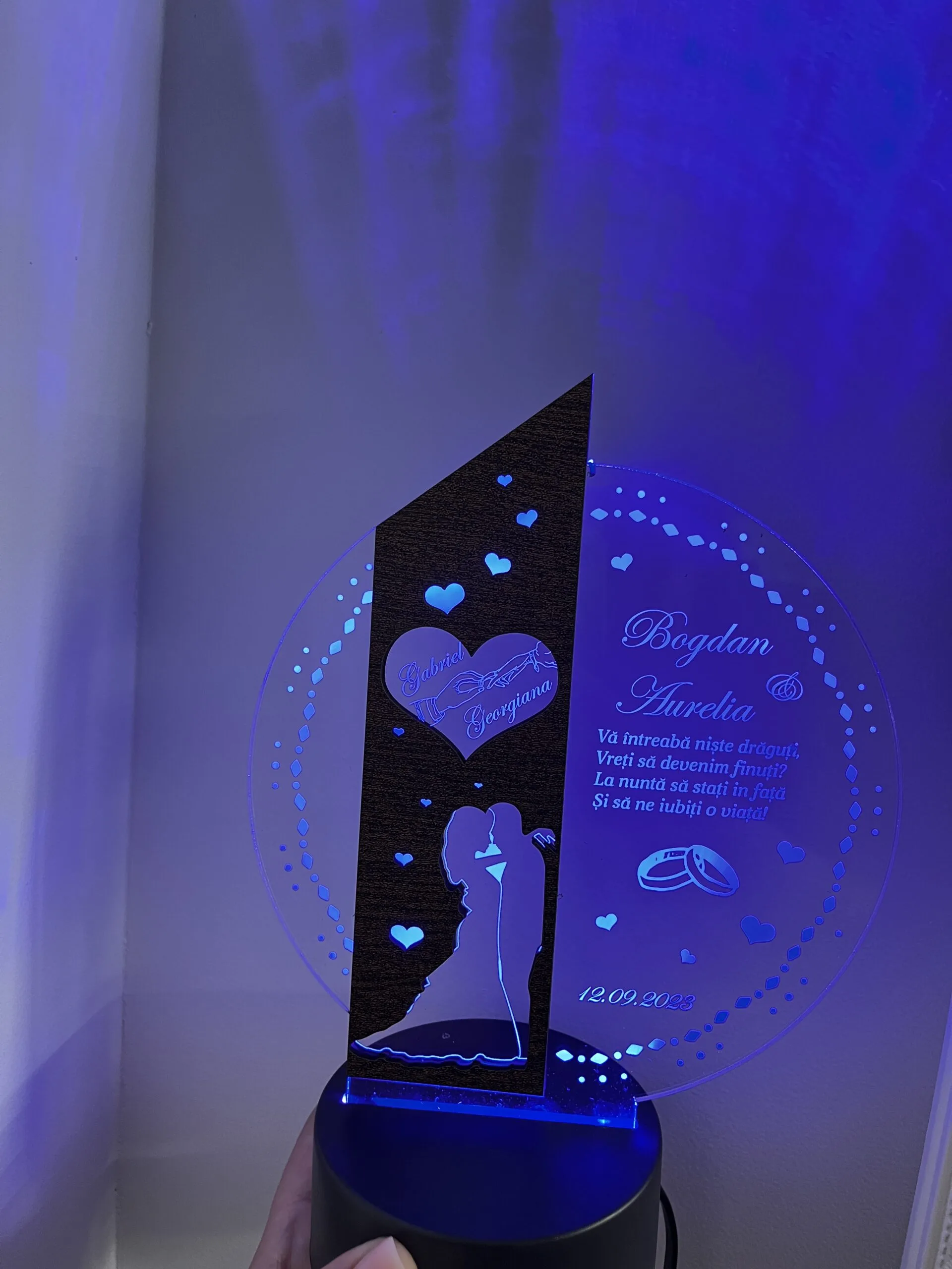 cadou-personalizat-trofeu-led-placheta-speciala-pentru-parinti review