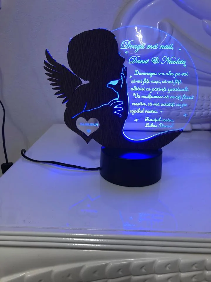 cadou-personalizat-trofeu-led-soapte-pentru-nasii-de-botez review