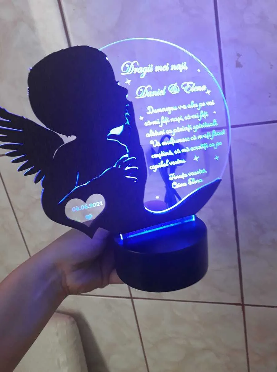 cadou-personalizat-trofeu-led-soapte-pentru-nasii-de-botez review