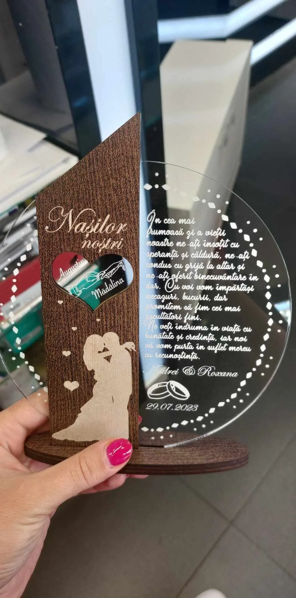 cadou-personalizat-trofeu-pentru-nasi review