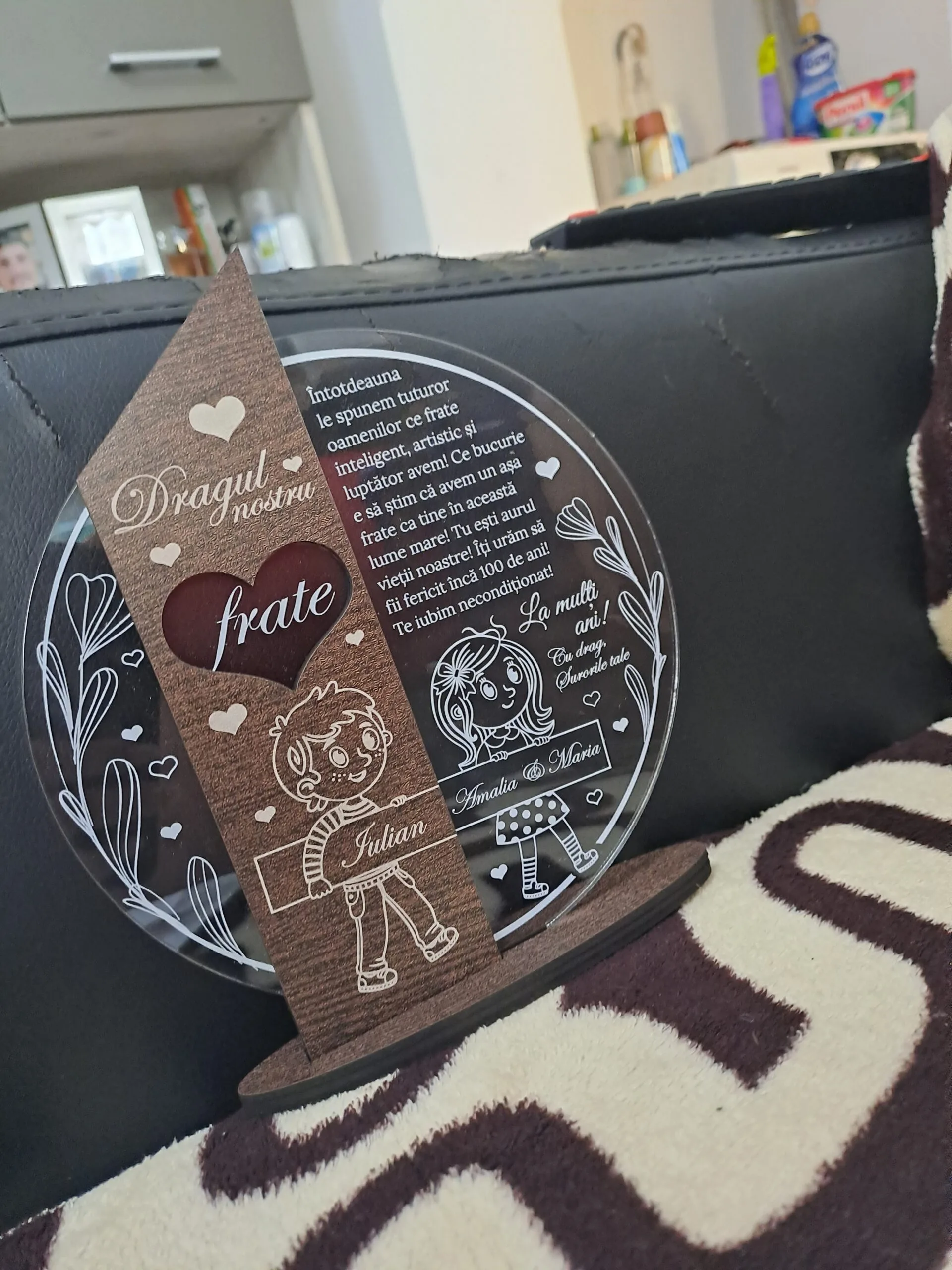 cadou-personalizat-trofeu-placheta-pentru-nasii-de-botez review