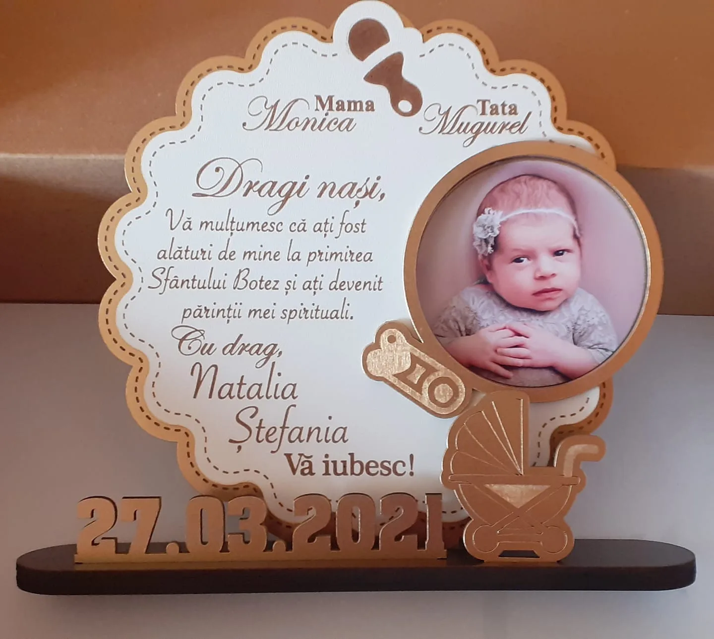cadou-personalizat-trofeu-taiere-mot-pentru-nasi review