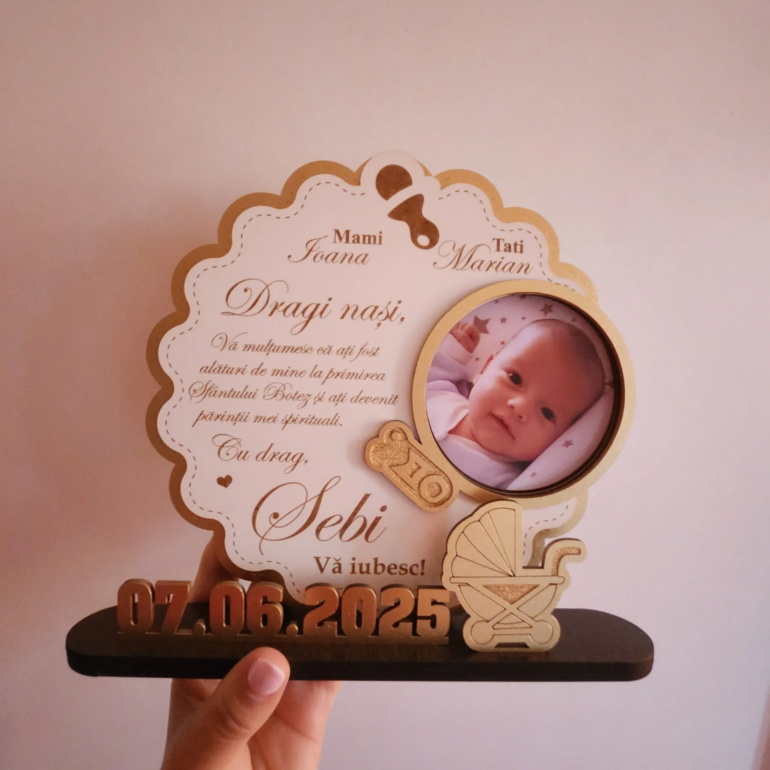 cadou-personalizat-trofeu-taiere-mot-pentru-nasi review