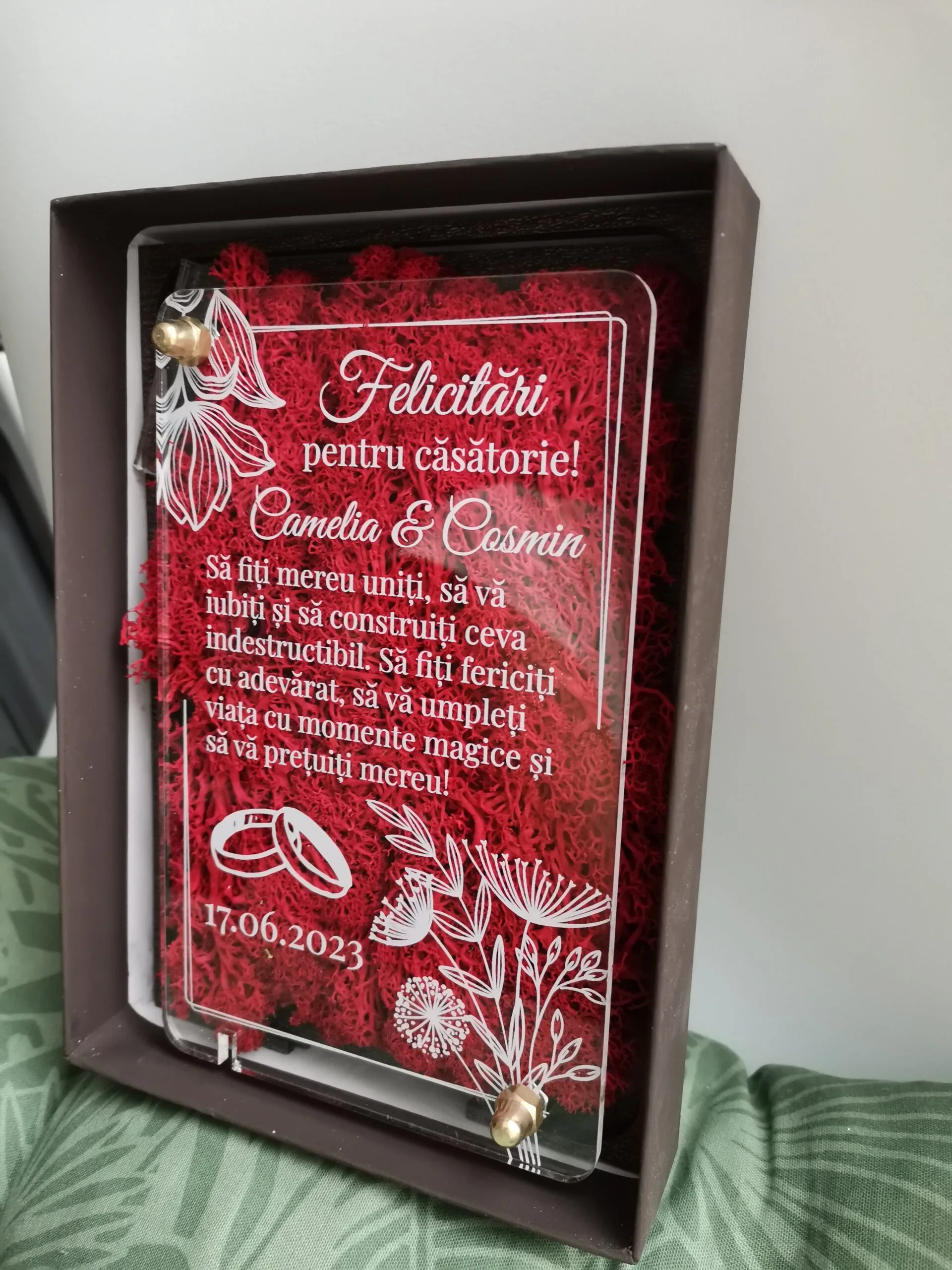 felicitare-cu-licheni-aniversare-nunta-de-lemn-5-ani review