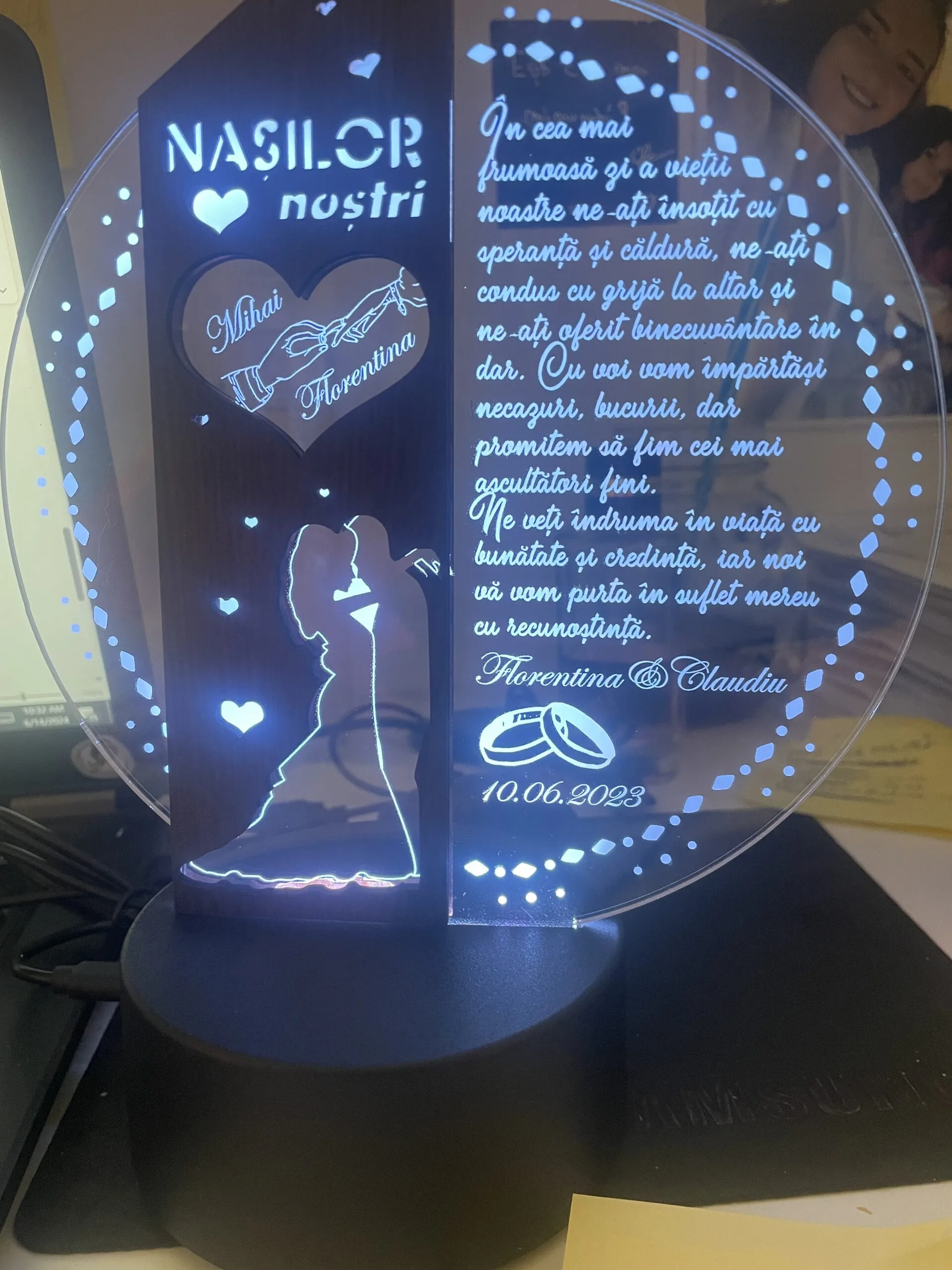 trofeu-led-personalizat-cerere-nasi-vreti-sa-fiti-nasii-nostri review