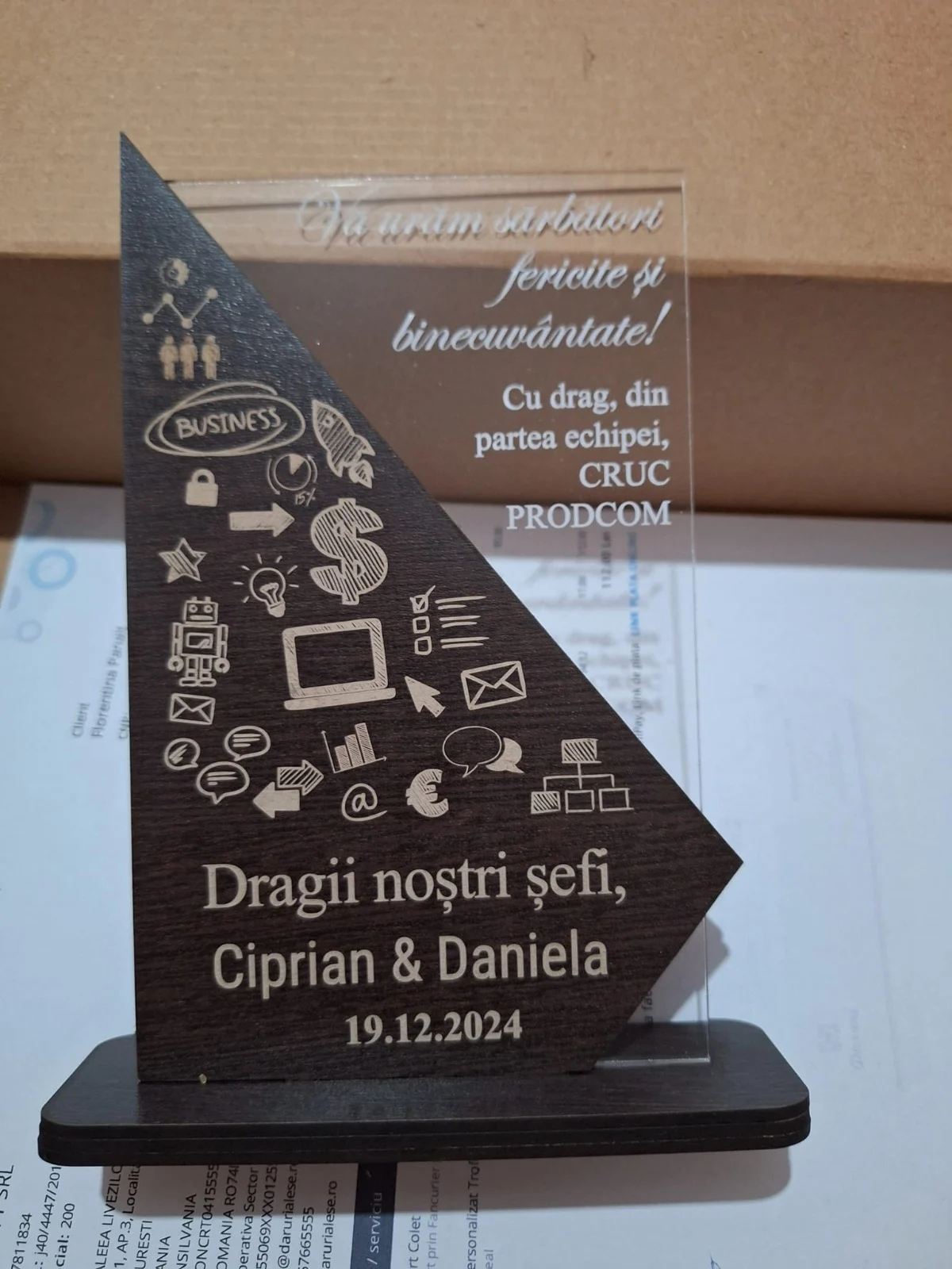 trofeu-personalizat-cadou-de-multumire-pentru-nasi-de-botez review