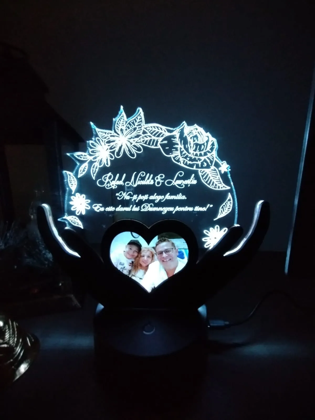 trofeu-personalizat-cu-led-si-poza-nasa-8-martie review