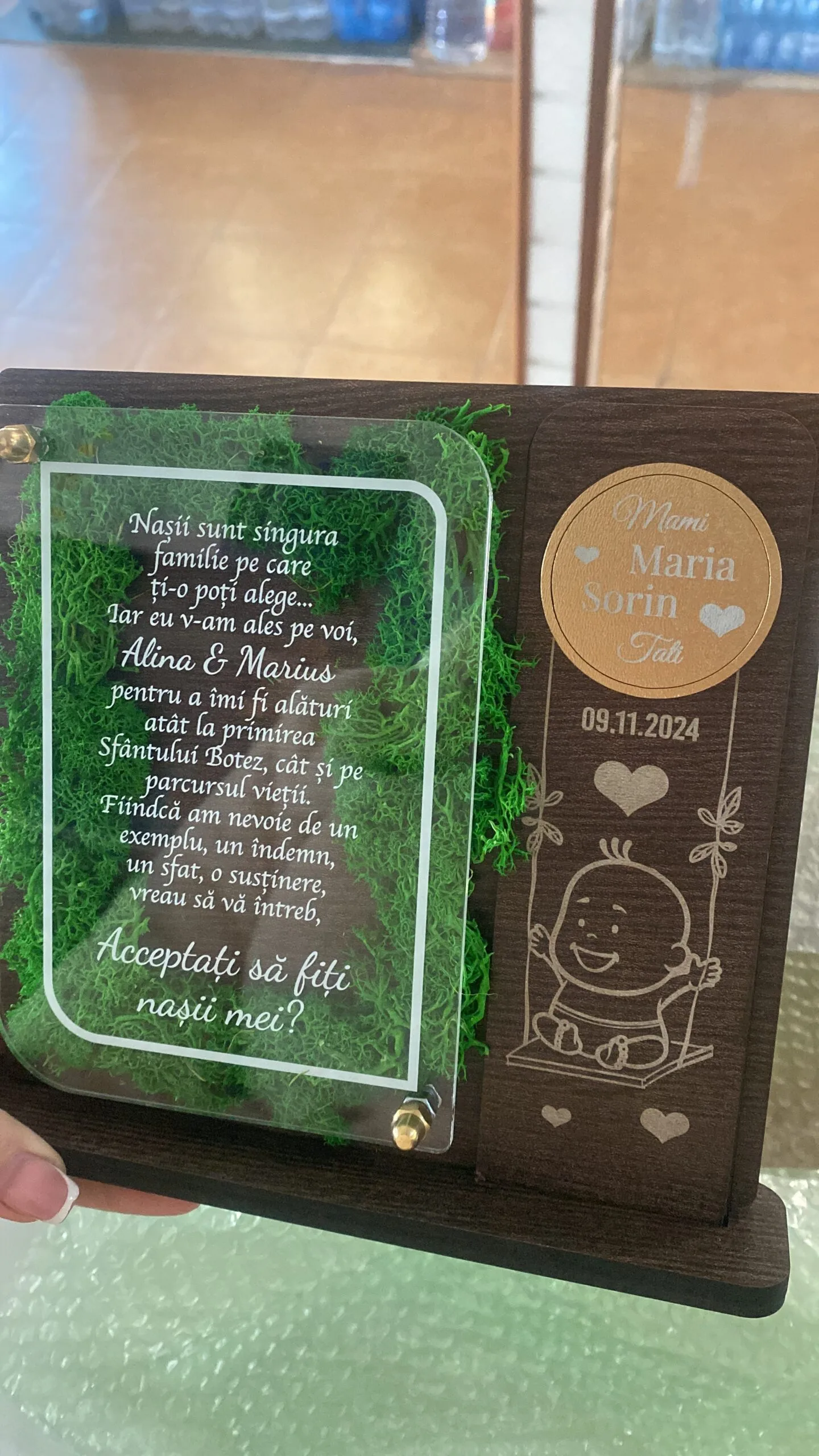 trofeu-personalizat-cu-licheni-multumire-nasi-botez review